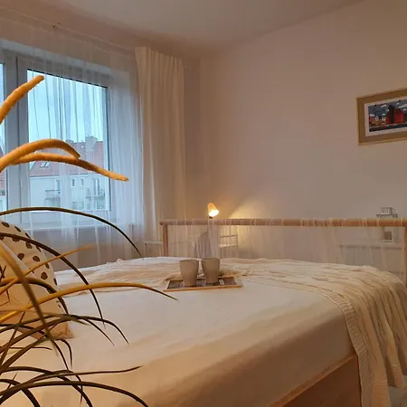 Mieszkanie Blisko Skwerku Apartment *